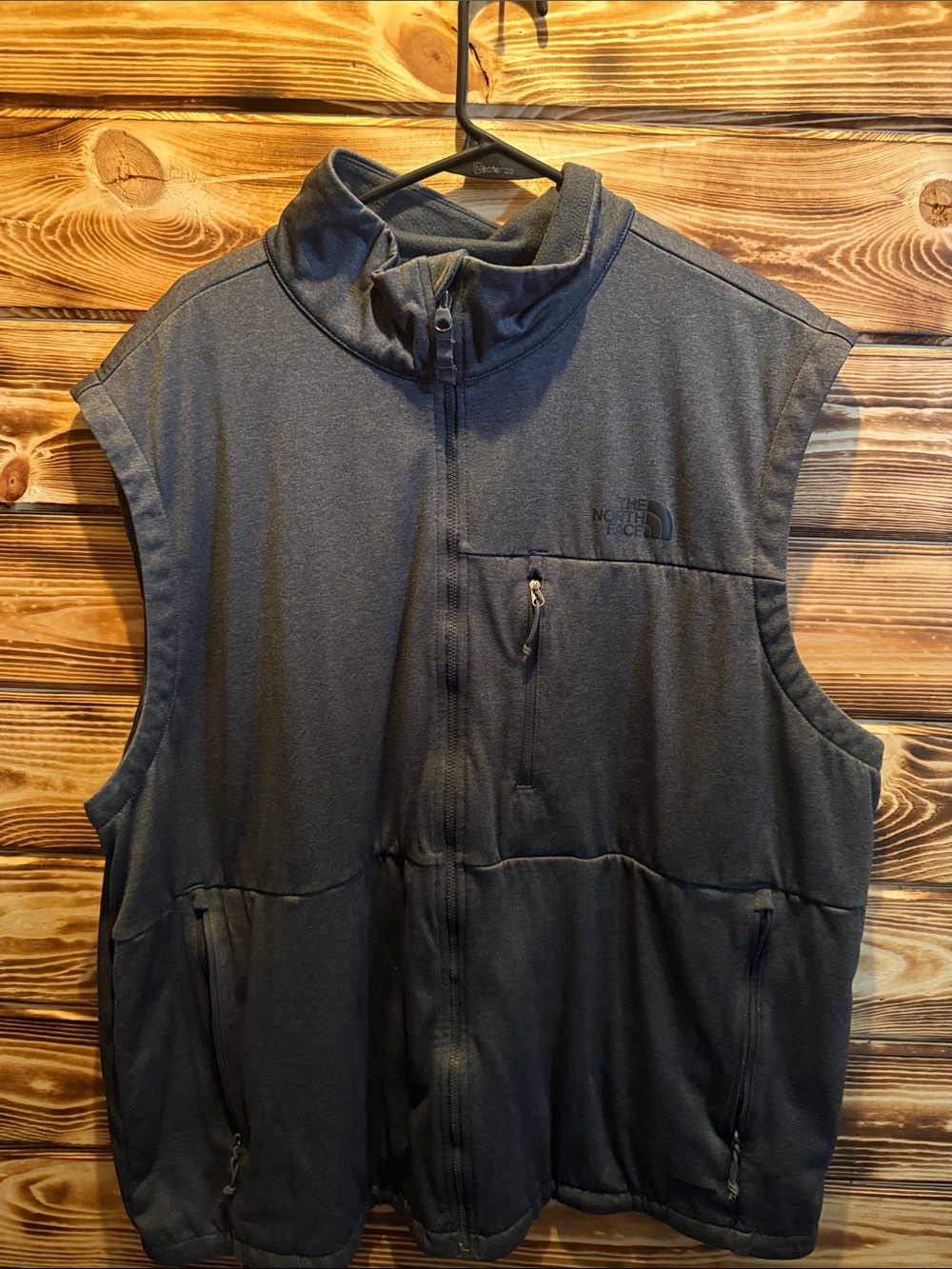 The North Face Men's Charcoal Gray Fleece Vest
